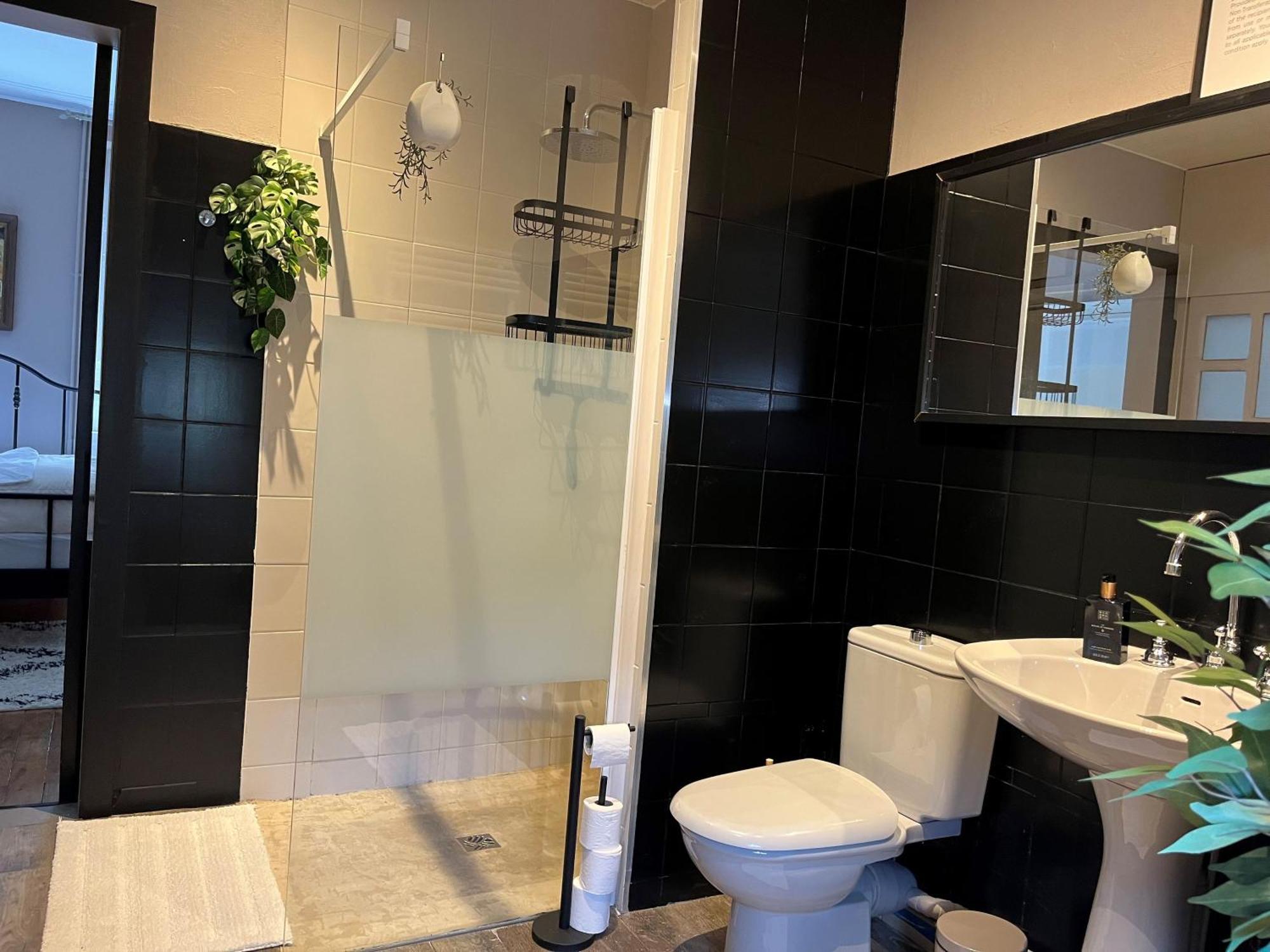 Relais Saint-jean Homestay *